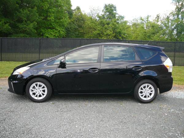 Super Nice 2 Owner 2012 Prius V - - by dealer for sale in Durham, NC – photo 2