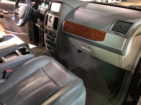 2008 Chrysler town and country - cars & trucks - by dealer - vehicle... for sale in Columbus, OH – photo 14