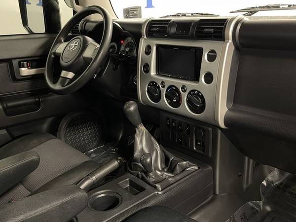 2008 Toyota FJ Cruiser 6 SPEED MANUAL LOW MILES for sale in Portland, OR – photo 19