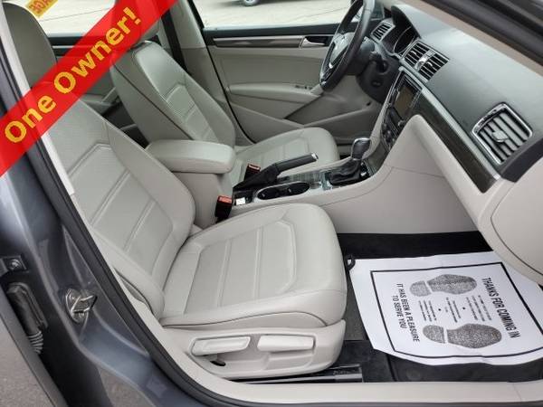 2017 Volkswagen Passat 1.8T SE for sale in Green Bay, WI – photo 20