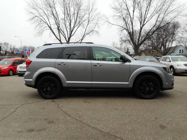 ★★★ 2018 Dodge Journey SXT / All-Wheel Drive / ONLY 41k Miles! ★★★ -... for sale in Grand Forks, MN – photo 5