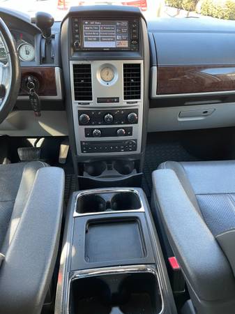 2009 Chrysler Town & Country Touring for sale in Brooklyn, NY – photo 8