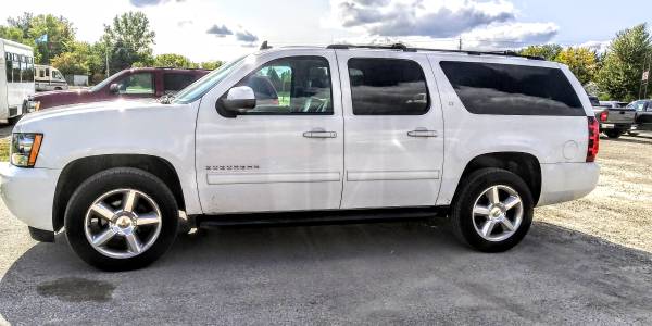 2011 Chevrolet Suburban LT - cars & trucks - by dealer - vehicle... for sale in Neenah, WI – photo 3