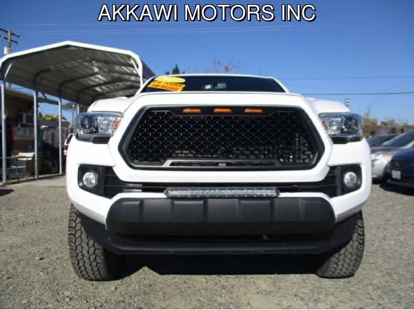 2017 Toyota Tacoma SR5 Double Cab 6' Bed V6 4x4 AT - cars & trucks -... for sale in Modesto, CA – photo 5
