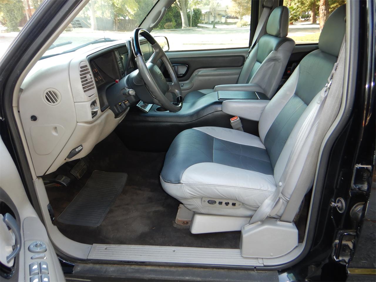 1998 Chevrolet Tahoe for sale in Woodland Hills, CA – photo 19