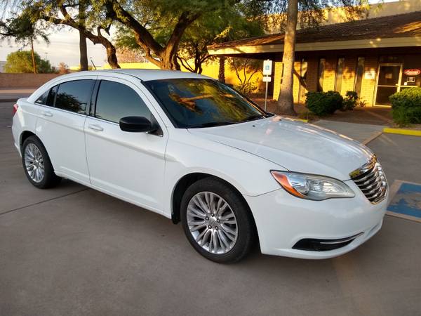 2012 chrysler 200 , cheap on gas 4cyl engine for sale in Mesa, AZ – photo 5
