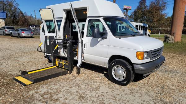 2007 FORD E250 WHEELCHAIR VAN LOW MILES FREE SHIP NATIONWIDE... for sale in Jonesboro, MS