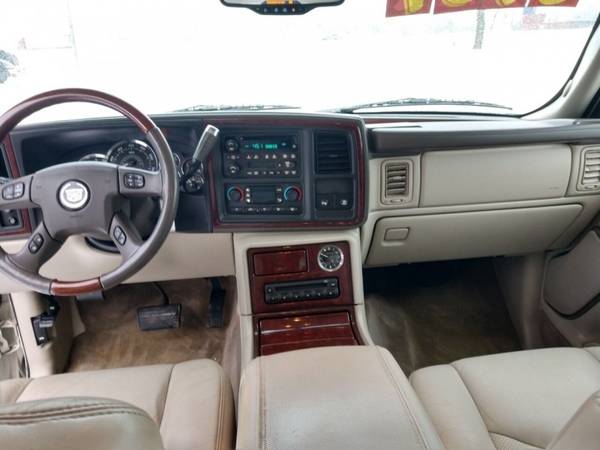 2006 Cadillac Escalade ESV Base AWD 4dr SUV - cars & trucks - by... for sale in ST Cloud, MN – photo 6
