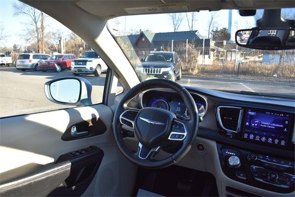 ✔️2017 Chrysler Pacifica _Touring L Plus_FWD Bad Credit Ok EMPLOYEE... for sale in Fox_Lake, IL – photo 14