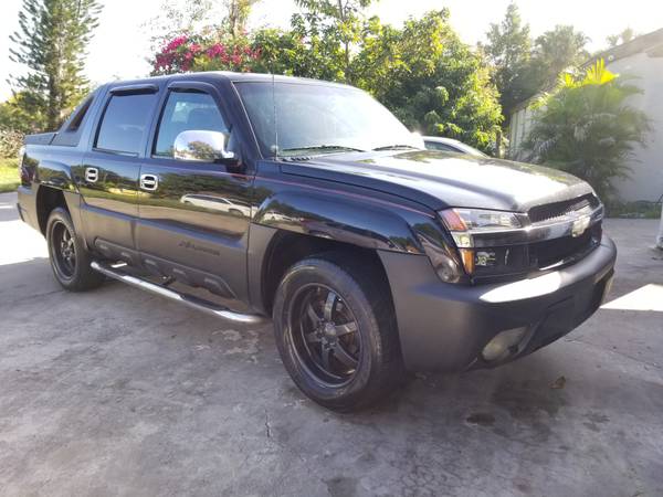 2004 chevy avalanche nice condition for sale in Kissimmee, FL