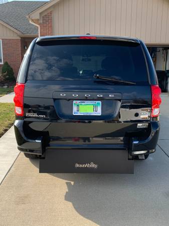 2017 Dodge Grand Caravan HANDICAPPED converted - - by for sale in New Baltimore, MI – photo 6