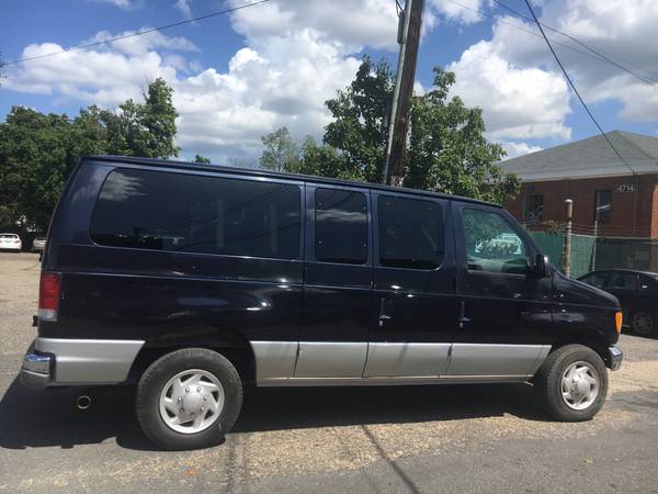2000 Ford E 350 Passenger Van all power rear AC MD inspectedonly 47K for sale in TEMPLE HILLS, MD – photo 7
