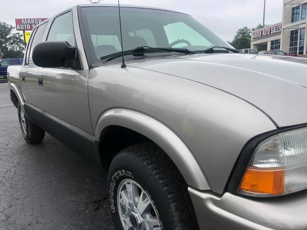 Well-Kept! 2004 GMC Sonoma! 4x4! Crew Cab! Low Miles! for sale in Ortonville, MI – photo 12