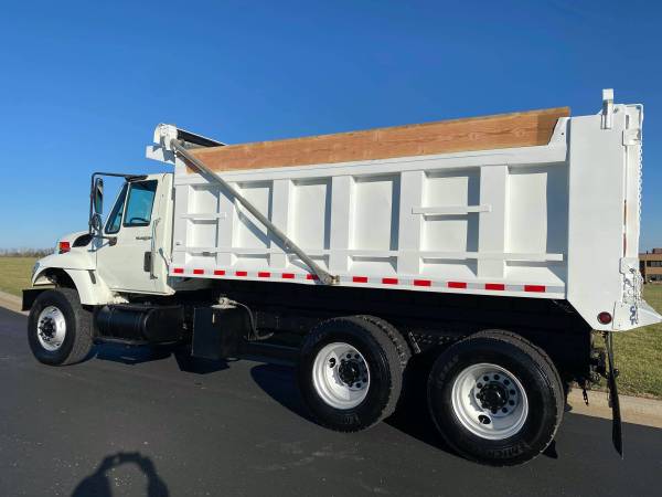 2009 INTERNATIONAL TANDEM DUMP WITH ONLY 46K ORIGINAL MILES WOW! -... for sale in Saint Joseph, MO – photo 12