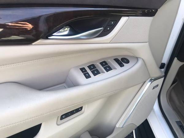 2017 Cadillac Escalade Luxury 4WD for sale in Flint, MI – photo 19