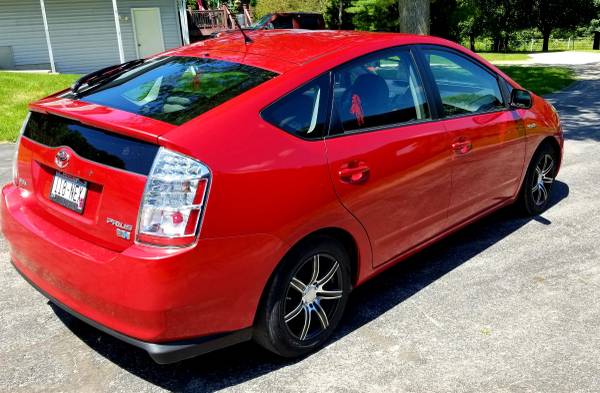 2008 Prius Hatchback Leather, Custom Rims. Navigation, Clean for sale in Marshall, WI – photo 2