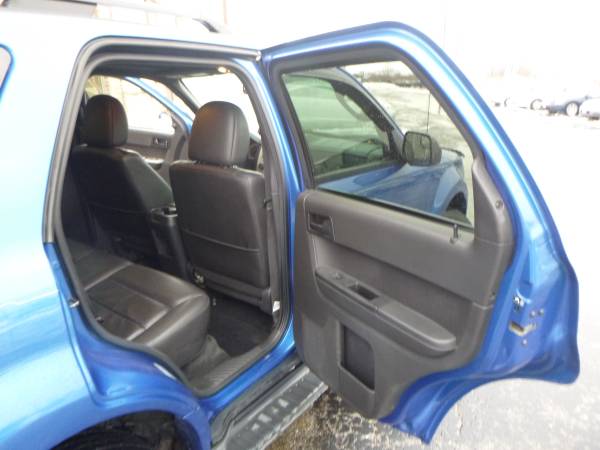 2011 FORD ESCAPE (AWD) (WISNESKI AUTO) - - by dealer for sale in Green Bay, WI – photo 13