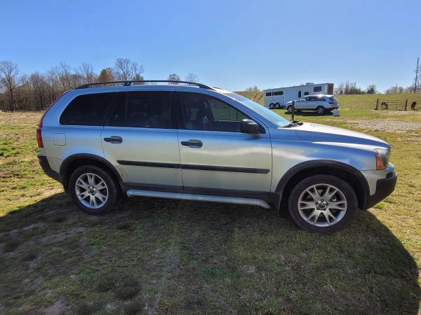 2004 Volvo XC90, 2WD, 3rd Row Seating, 5-Cylinder, Automatic, Loaded for sale in Moravian Falls, NC – photo 2