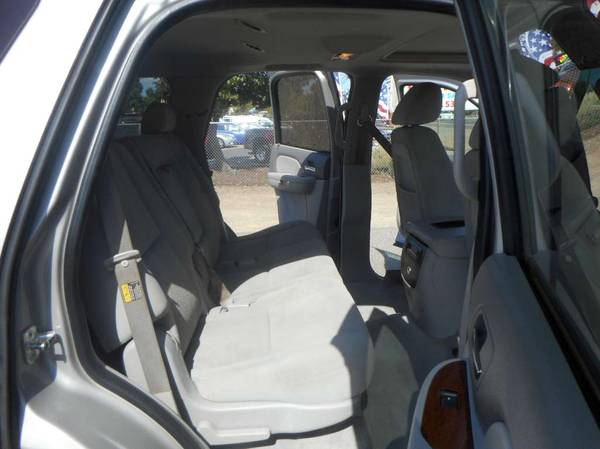 2007 GMC YUKON SLE 4X4 THIRD ROW SEATING *NEW TIRES* NICE for sale in Anderson, CA – photo 19