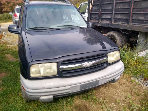 2000 Chevy tracker 4wd needs to go for sale in GREAT CACAPON, WV – photo 3