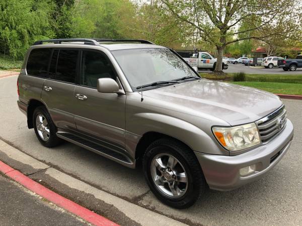 2006 Toyota Land Cruiser 4WD - Navigation, Third Row, Clean title for sale in Kirkland, WA – photo 3