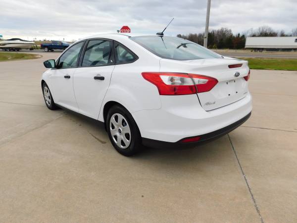 2014 FORD FOCUS S - cars & trucks - by dealer - vehicle automotive... for sale in Wright City, MO – photo 3