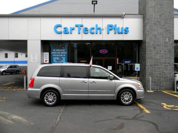 2014 Chrysler Town & Country TOURING-L 30TH ANNIVERSARY 7-PASSENGER... for sale in Plaistow, MA – photo 5
