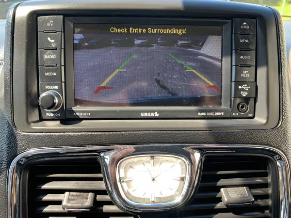 2014 Chrysler Town & Country Touring Leather BackUp Camera LCD Screen for sale in Jeffersonville, KY – photo 12