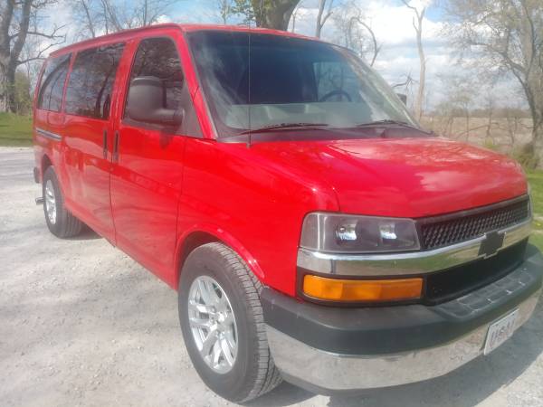 Chevy Express van for sale in Davenport, IA – photo 3