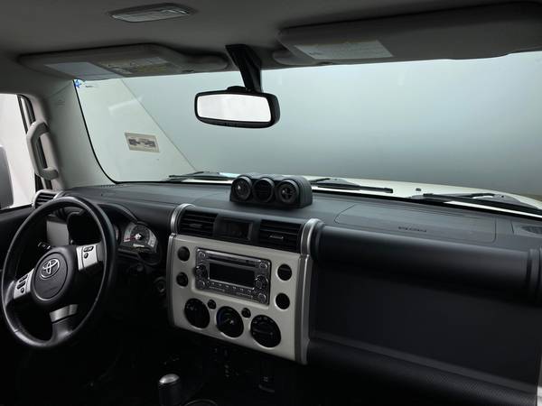 2014 Toyota FJ Cruiser Sport Utility 2D suv White - FINANCE ONLINE -... for sale in Dallas, TX – photo 20