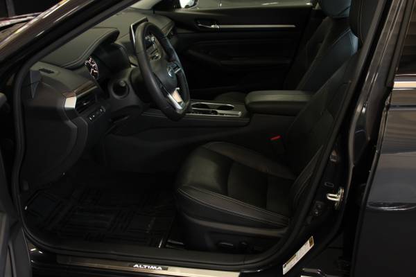 2019 Nissan Altima 2.5 SL. Nav., Leather, Heated Seats, 14k Miles! -... for sale in Eureka, CA – photo 16