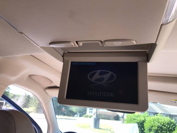 2007 Hyundai Entourage Limited Clean Title Service records in for sale in Savannah, GA – photo 12