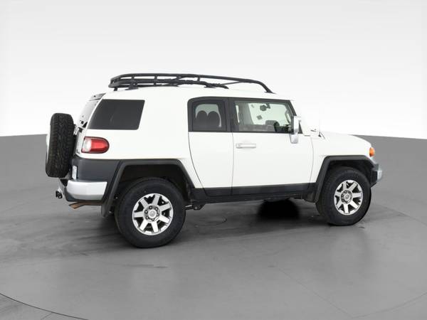 2014 Toyota FJ Cruiser Sport Utility 2D suv White - FINANCE ONLINE -... for sale in Raleigh, NC – photo 12