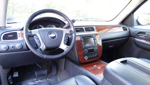 2009 Chevrolet Chevy Suburban LTZ 1500 4WD - Best Deal on 4 Wheels!! for sale in Hooksett, NH – photo 22