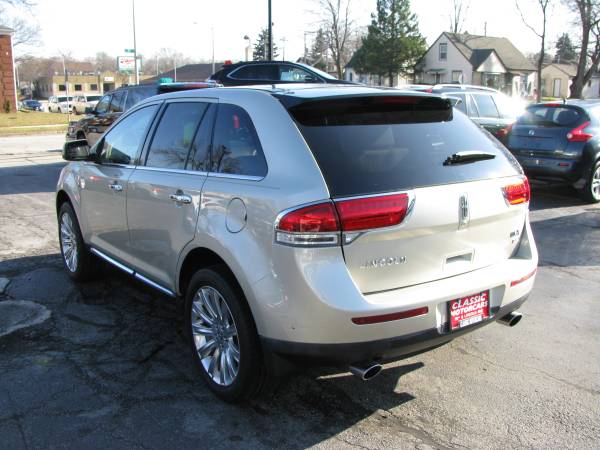 2011 Lincoln Mkx Base 3.7l - cars & trucks - by dealer - vehicle... for sale in milwaukee, WI – photo 3