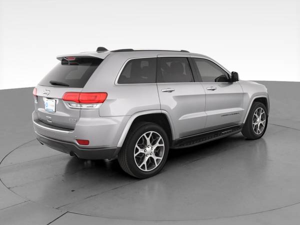 2018 Jeep Grand Cherokee Limited Sport Utility 4D suv Gray - FINANCE... for sale in Louisville, KY – photo 11