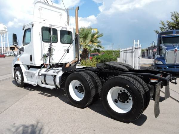 2011 FREIGHTLINER CASCADIA DAYCAB DD13 with for sale in Grand Prairie, TX – photo 16