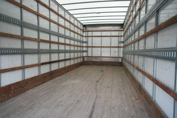2012 International 4300 26 Foot Lift Gate for sale in Glyndon, MD – photo 5