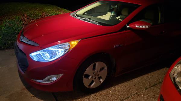 2012 Hyundai Sonata Hybrid Red Extra Clean - - by for sale in Mansfield, TX – photo 18