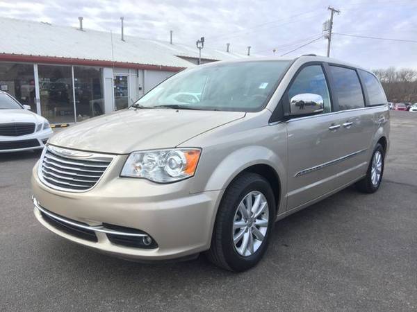 2015 Chrysler Town & Country - Financing Available! - cars & trucks... for sale in Harrisonville, MO – photo 2