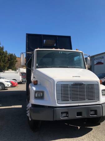 Dump truck 2001 Freightliner FL 70 diesel Cummins engine - cars & for sale in San Francisco, CA – photo 2