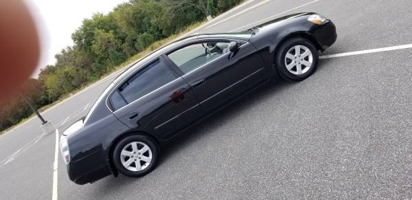 NISSAN Altima 02 with 68K miles for sale in Newark, DE