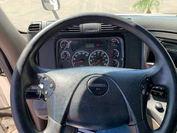 2013 Freightliner Cascadia 2 Axle Day Cab 10 Spd CARB Compliant for sale in Riverside, CA – photo 12