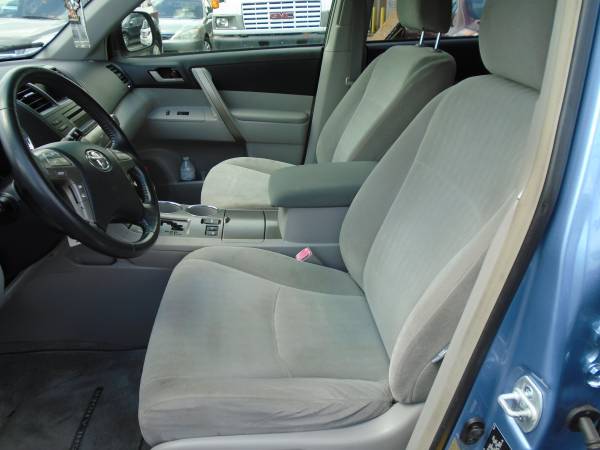 2008 Toyota Highlander 7 passenger - - by dealer for sale in Providence, RI – photo 7