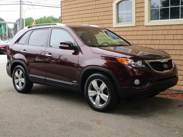 2013 Kia Sorento EX AWD, leather, roof, 3rd row seats,Clean Carfax -... for sale in Rowley, MA – photo 3