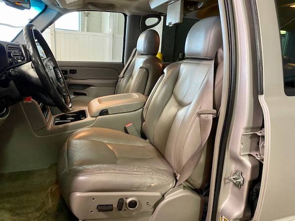 **RUST FREE**OUT OF STATE**2006 CHEVROLET SUBURBAN LT 1500** - cars... for sale in Lakeland, MN – photo 14