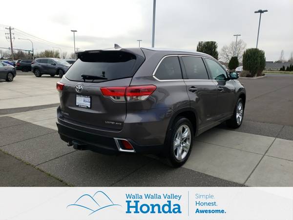2019 Toyota Highlander Limited suv Gray - - by dealer for sale in College Place, WA – photo 5
