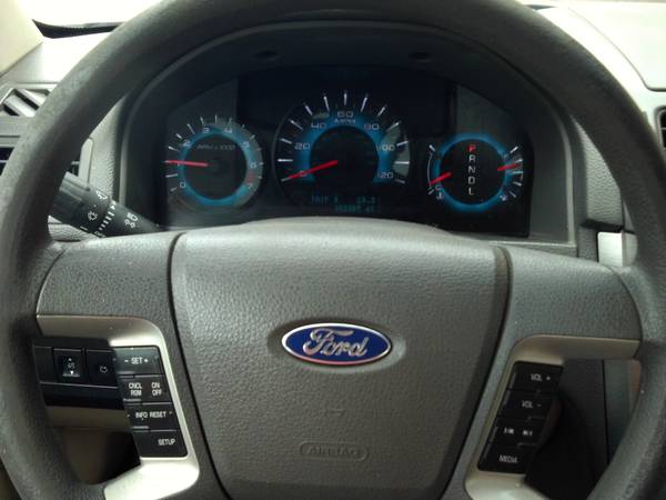 2010 Ford Fusion SE FWD - cars & trucks - by dealer - vehicle... for sale in Mansfield, OH – photo 11