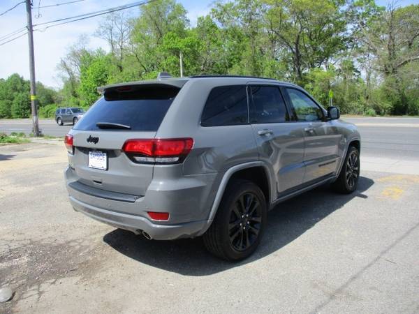 2019 Jeep Grand Cherokee Altitude suv Sting-Gray Clearcoat - cars & for sale in Bayside, NY – photo 5