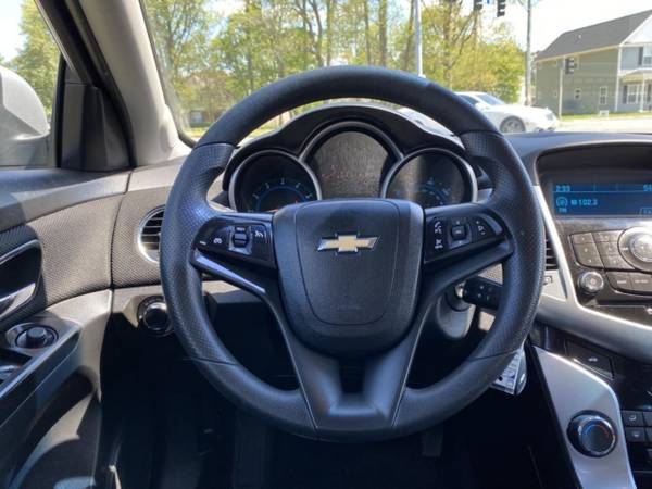 2015 Chevrolet Cruze LT, WARRANTY, AUX/USB PORT, POWER DRIVERS SEAT for sale in Norfolk, VA – photo 17